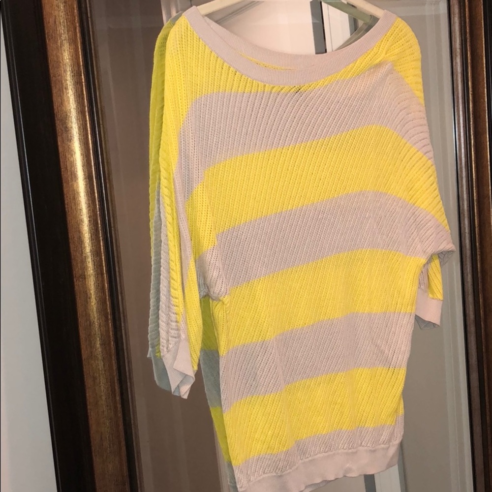 🎁 Express sweater yellow stripes